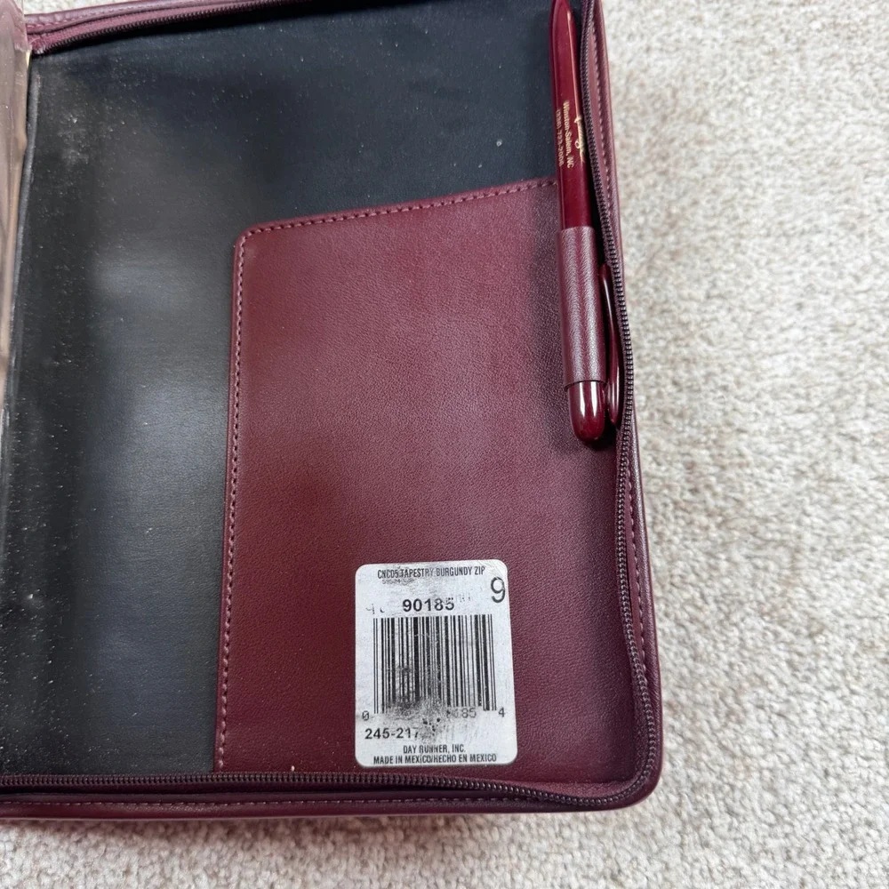 Day Runner Concorde Vintage Floral Tapestry Burgundy Zip Organizer Planner